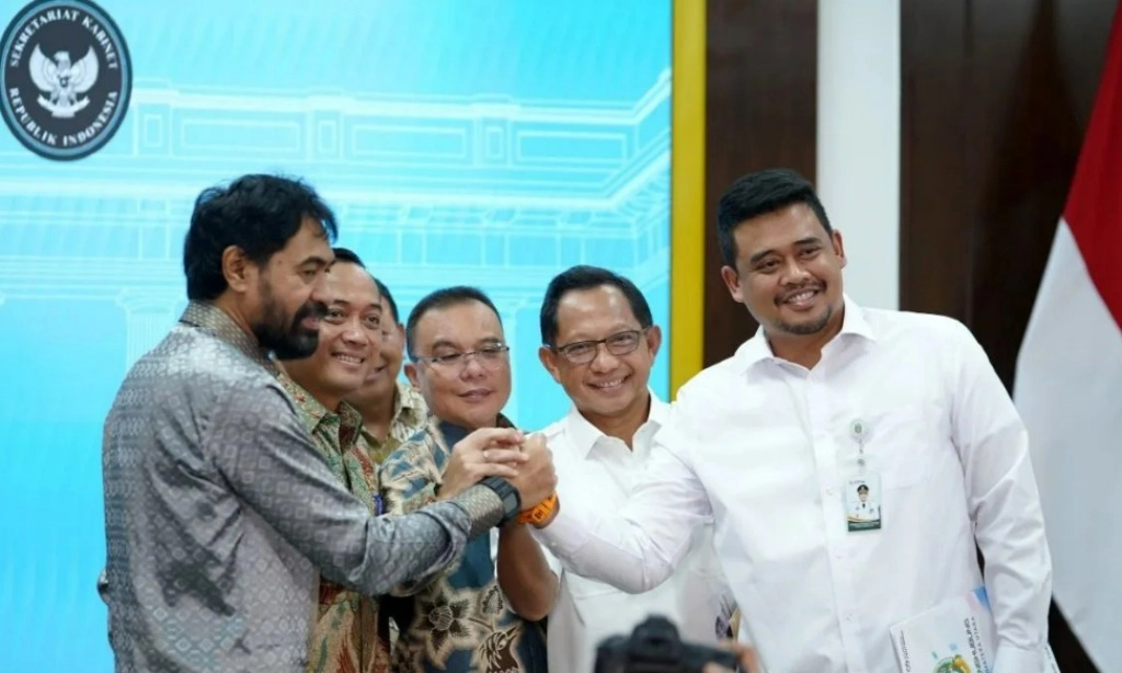 <p>Sengketa 4 Pulau Rampung, Pemerintah Rapikan Arsip Kewilayahan</p>