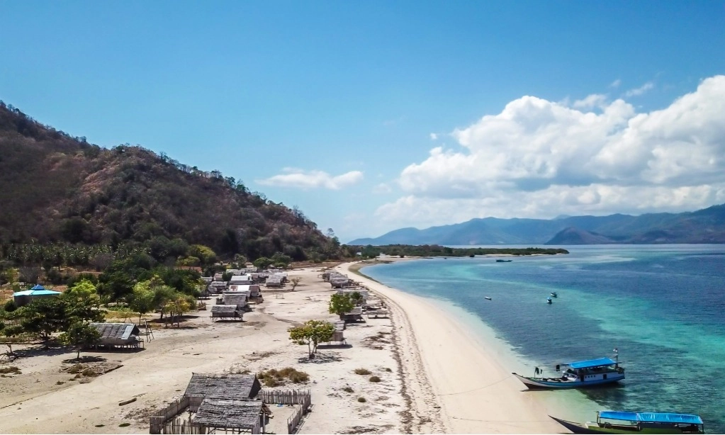 <p>Cendekiawan Desak Penegasan Larangan Tambang di Pulau Kecil</p>