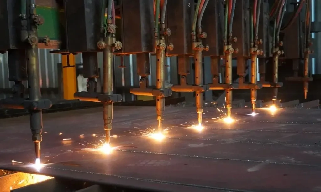 <p>Industri Besi dan Baja, Semen, Hingga Pupuk Jadi Kunci Dekarbonisasi</p>