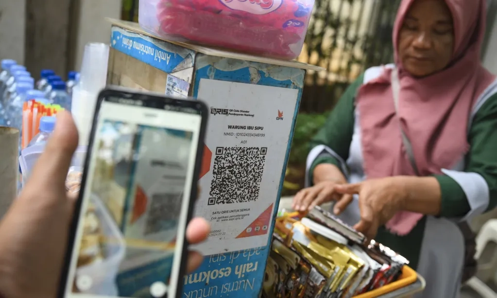 <p id="isPasted">BI Tekankan Literasi QRIS Agar Masyarakat Tak Mudah Tertipu</p>