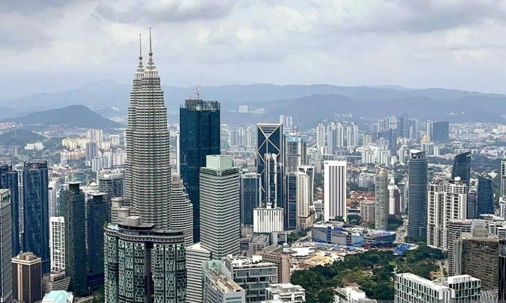 <p id="isPasted">Gandeng PETRONAS, TotalEnergies Bakal Garap Sejumlah Blok Migas Malaysia</p>