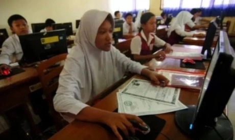 <p>Pemda Diminta Investigasi Kecurangan SPMB</p>