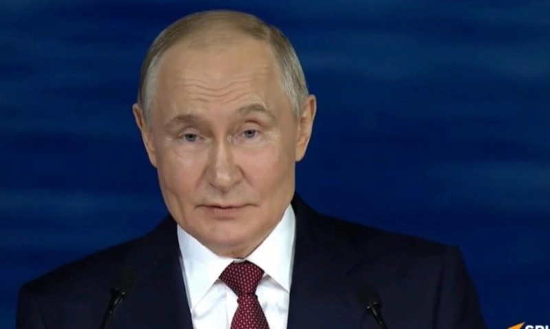 <p id="isPasted">Putin: Rusia, BRICS Sedang Kembangkan Sistem Pembayaran Digital</p>