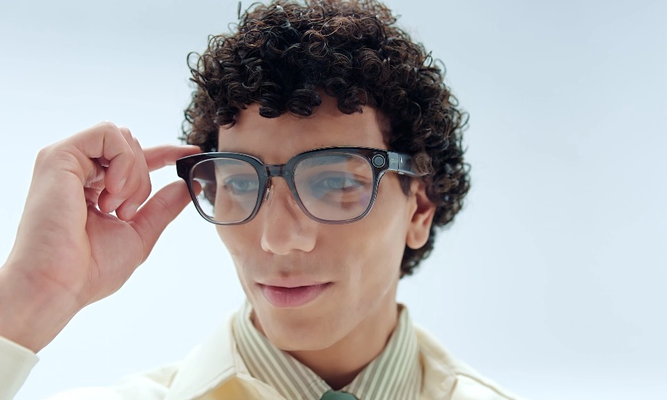 <p dir="ltr" id="isPasted">Pertama Di Dunia, Teknologi Pembayaran Lewat Kacamata Pintar</p>