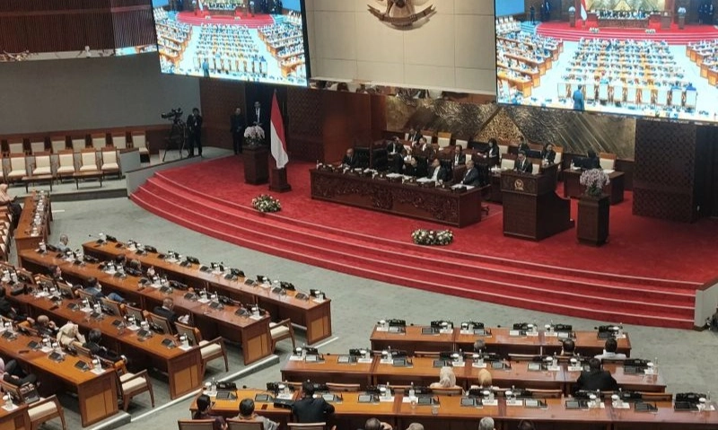 <p>DPR Tak Bacakan Surat Pemakzulan Gibran Saat Paripurna</p>