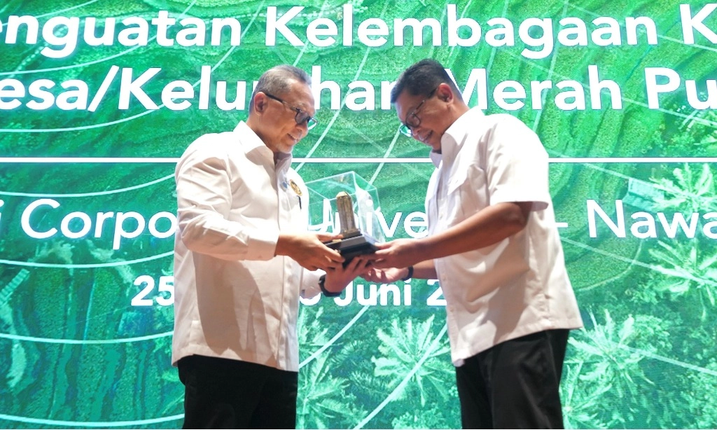 <p dir="ltr" id="isPasted">Bank Mandiri Dukung Kemenko Pangan Perkuat Kapasitas Koperasi Merah Putih</p>