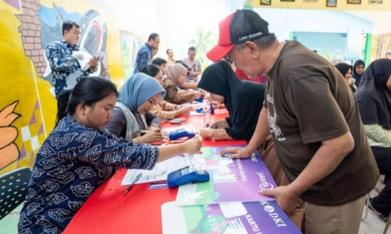 <p>Dinsos Jakarta Mulai Cairkan Bansos PKD</p>