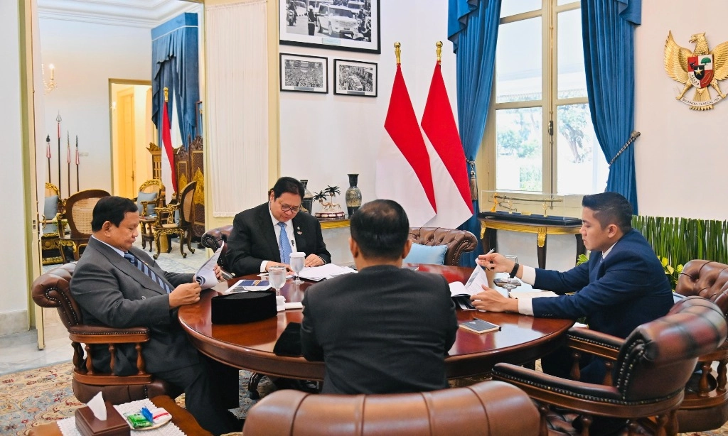 <p id="isPasted">Penyederhanaan Regulasi Ekspor Impor Untuk Hadapi Dinamika Global</p>