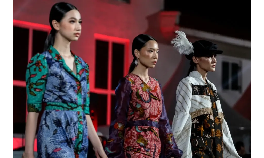 <p id="isPasted">Menjahit Keberlanjutan: Kemenperin Dukung IKM Wastra Nusantara Lewat Edukasi <em>Slow Fashion</em></p>