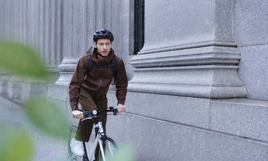 <p id="isPasted">Cuaca Tidak Menentu, Intip Rekomendasi Pakaian Hangat Dan Ringan</p>