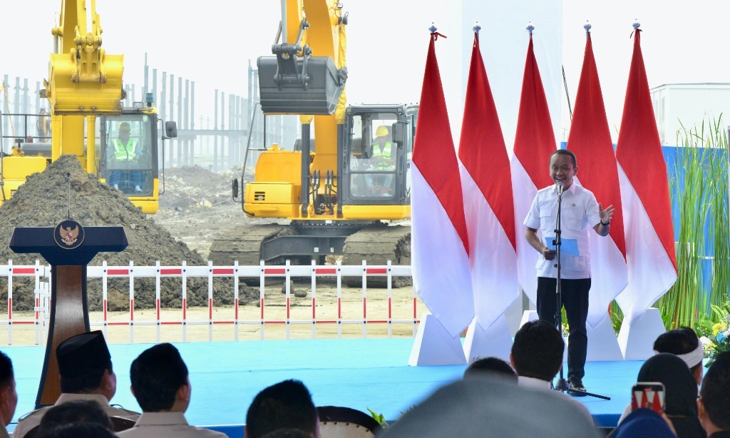 <p>Bahlil Dorong Peningkatan Kepemilikan Negara Atas Proyek Ekosistem Baterai EV</p>