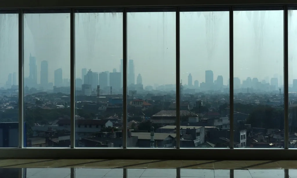 <p>KLH Segel Pabrik Aluminium di Cikarang</p>