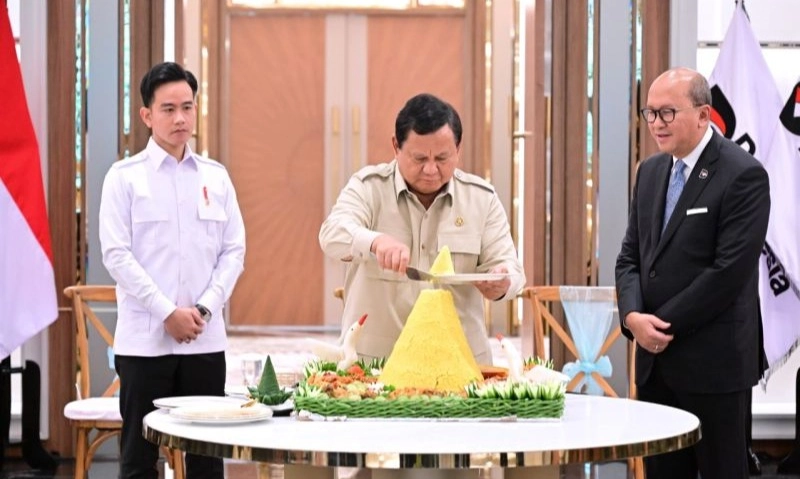 <p id="isPasted">Prabowo Resmikan Wisma Danantara, Rosan: Jadi Rumah Besar Kelola Investasi Negara</p>