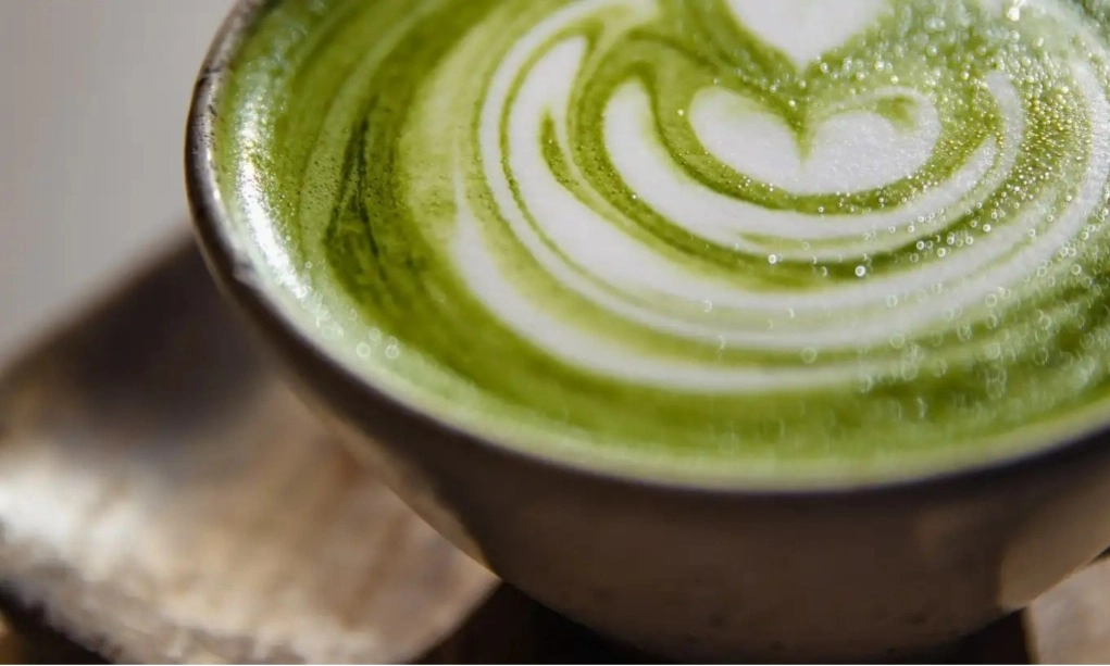 <p id="isPasted">Intip Kandungan Kafein Dalam Matcha, Si Hijau Yang Sedang Naik Daun</p>