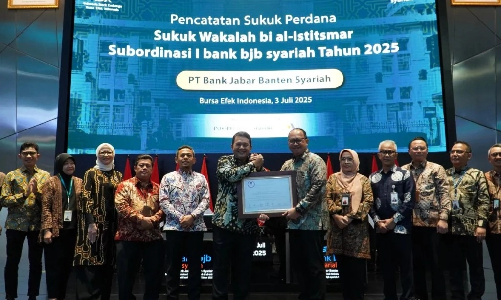 <p id="isPasted">Bank BJB Syariah Catatkan Sukuk Perdana Rp300 M Di BEI</p>