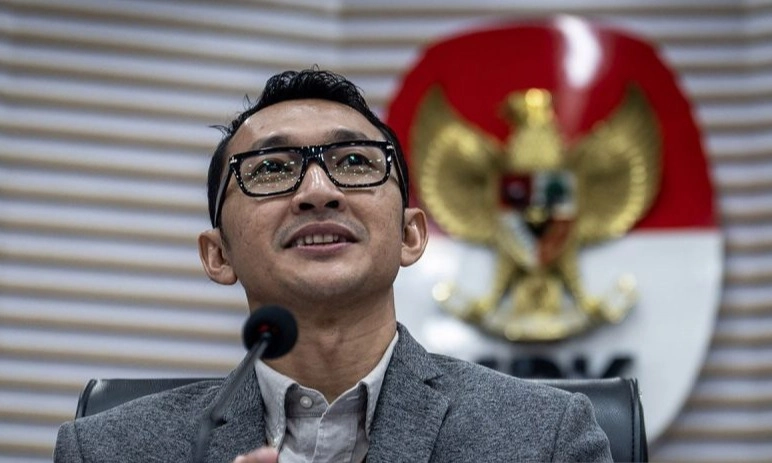 <p>KPK Tetapkan Eks Sekjen MPR Ma&#39;ruf Cahyono Sebagai Tersangka</p>