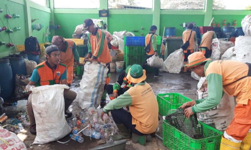 <p>Pemprov Jakarta Wajibkan PIK Kelola Sampah Sendiri</p>