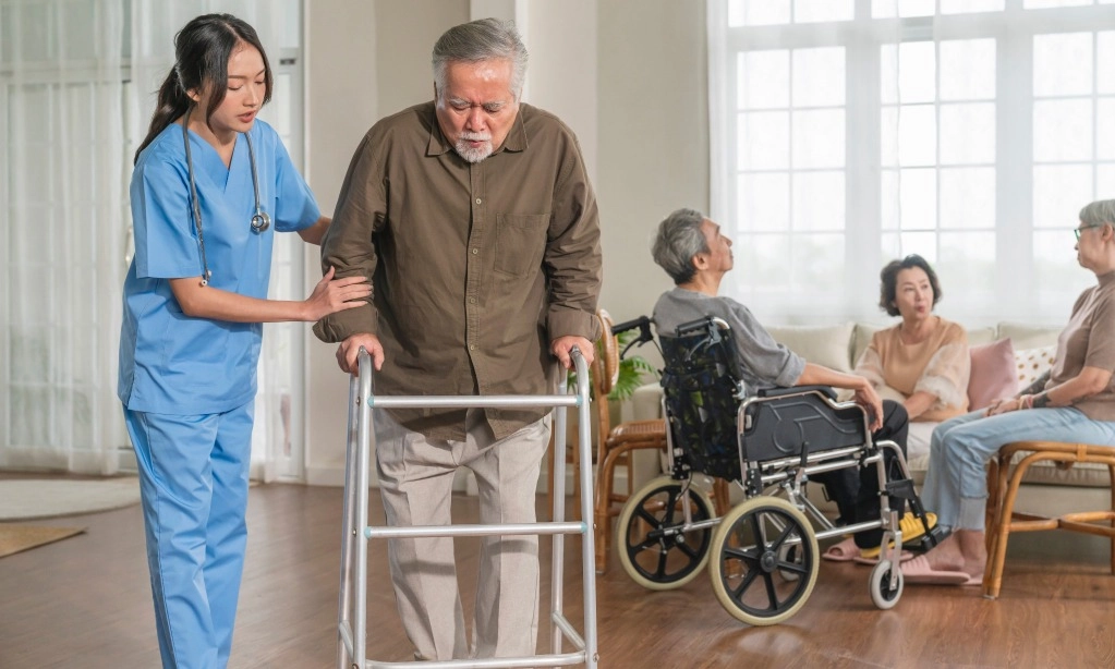 <p>Kemenkes Saran Lansia Untuk Menerima Vaksinasi RSV</p>