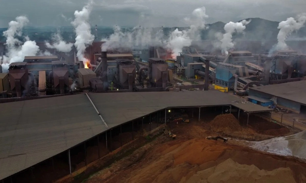 <p>DPR Bentuk Panja Pencemaran Lingkungan Smelter Nikel di Sultra</p>