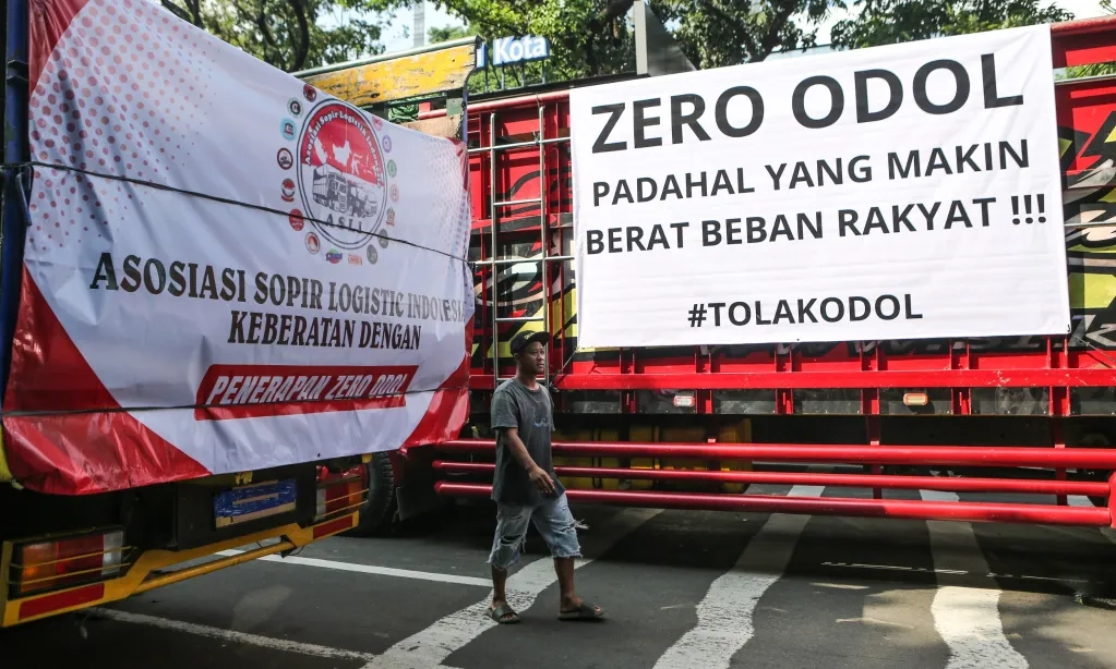 <p id="isPasted">ODOL; Retakan Kecil Sektor Logistik</p>