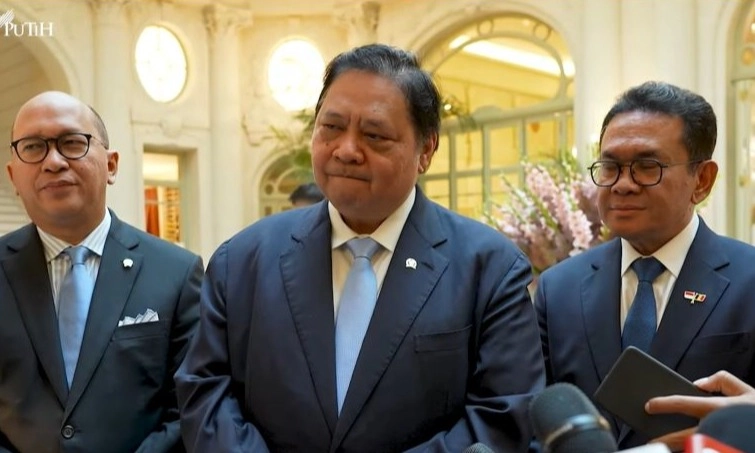 <p id="isPasted">Airlangga Pastikan Penerapan Tarif AS 32% Ditunda</p>