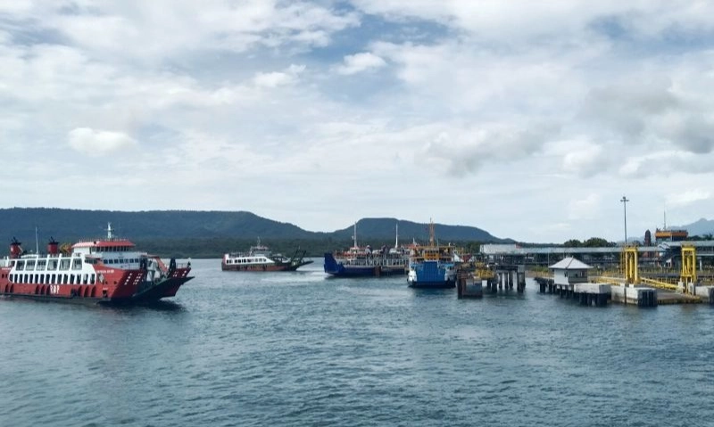 <p>Waspada, Gelombang Laut Bali Capai 6 Meter</p>