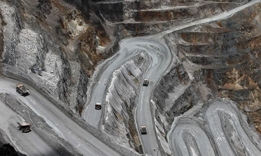 <p>Bahlil Soal Klaim Trump Akses Tembaga: Aturan RI Tetap Berlaku</p>