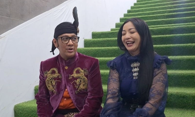 <p>Andre Taulany Dan Hesti Jadi Suami-Istri Di <em id="isPasted">Comic 8: Tumbal Sulam</em></p>
