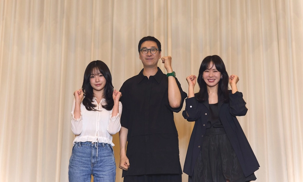 <p id="isPasted"><em>Variety,</em> Drama Tentang Sisi Gelap Dan Glamor Industri K-pop</p>