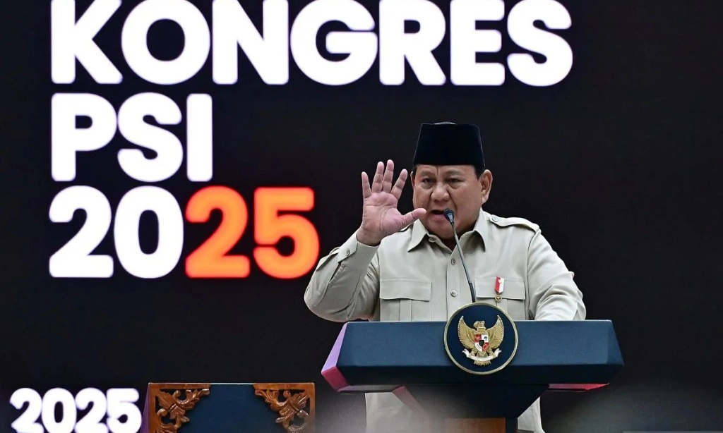 <p>Prabowo Tuding Koruptor Di Balik Tagar Indonesia Gelap</p>