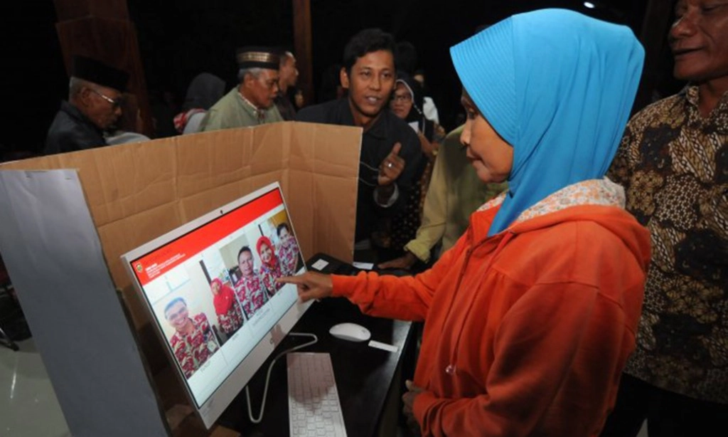 <p id="isPasted">E-Voting Meminimalisir Pengawasan Hasil Pemilu</p>