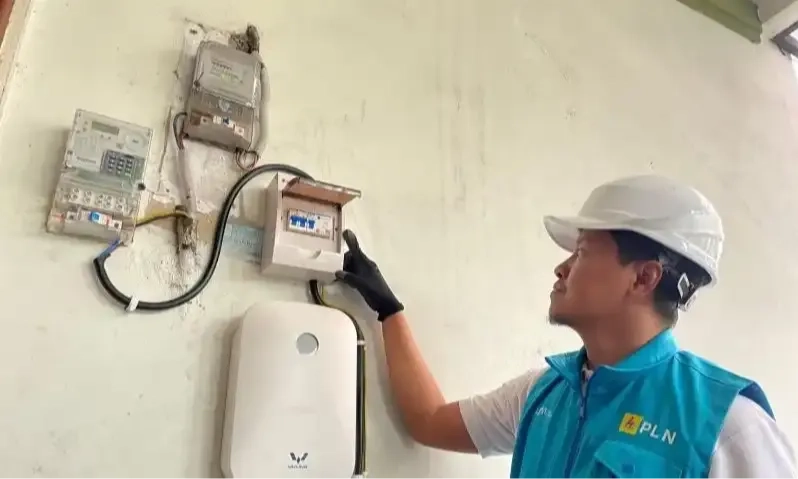 <p id="isPasted">Paruh Pertama 2025, Lebih Dari 20 Ribu Pelanggan PLN Pasang <em>Charger </em>EV Di Rumah&nbsp;</p>