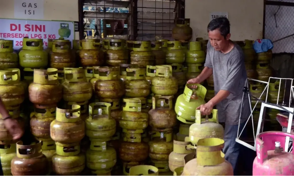 <p id="isPasted">Kopdes Merah Putih Bakal Jual Gas Melon, Siap-Siap Stok Di Pengecer Berkurang</p>