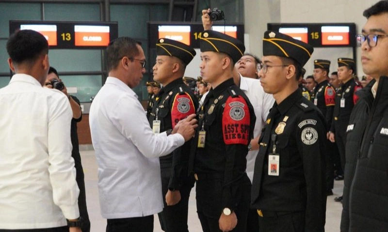 <p>Petugas Imigrasi Bandara Soetta Kini Pakai <em>Bodycam</em></p>
