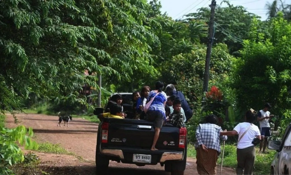 <p>Konflik Thailand-Kamboja, Kemenlu Ingatkan WNI Batasi Kegiatan</p>