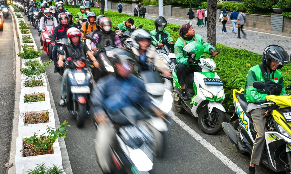 <p id="isPasted">FKBI: Kenaikan Tarif Ojek <em>Online</em> Harus Seimbang</p>