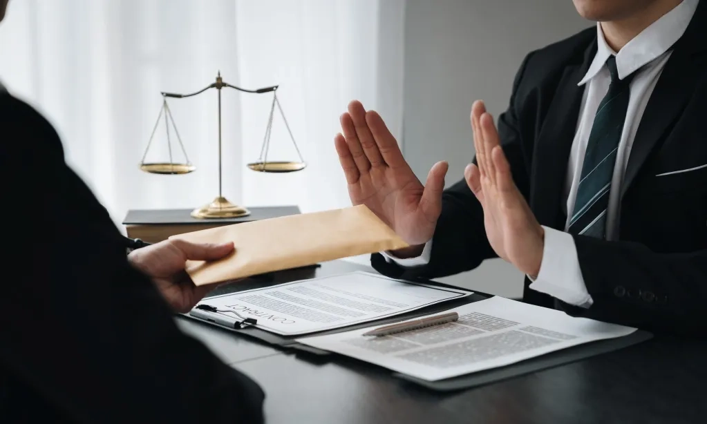 <p>KPK Duga Kadis PUPR Sumut Dapat Perintah Terima Suap</p>