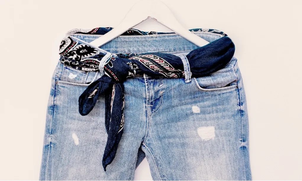 <p dir="ltr" id="isPasted"><em>Scarf Belt&nbsp;</em>Jadi Andalan Para <em>Fashionista</em> Di Musim Panas</p>