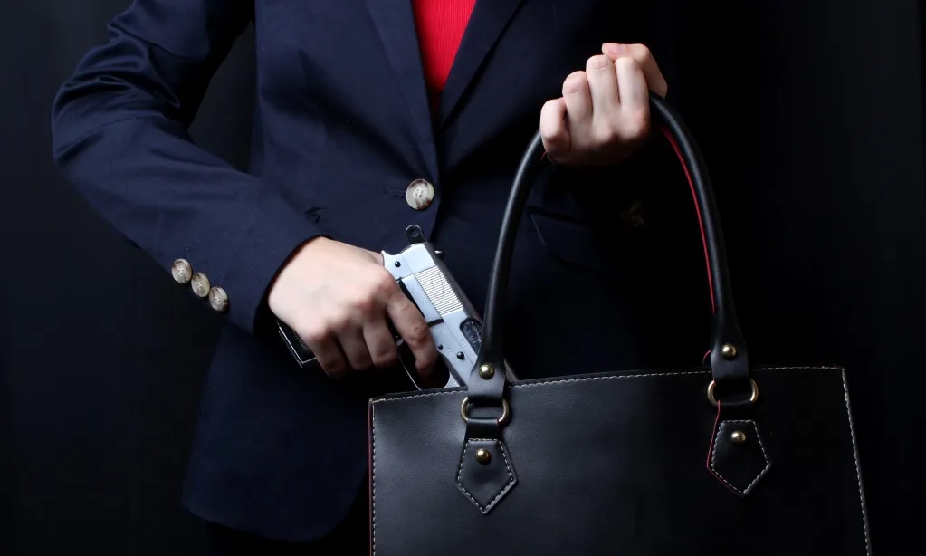 <p>Bamsoet Usul Revisi UU Senjata Api</p>