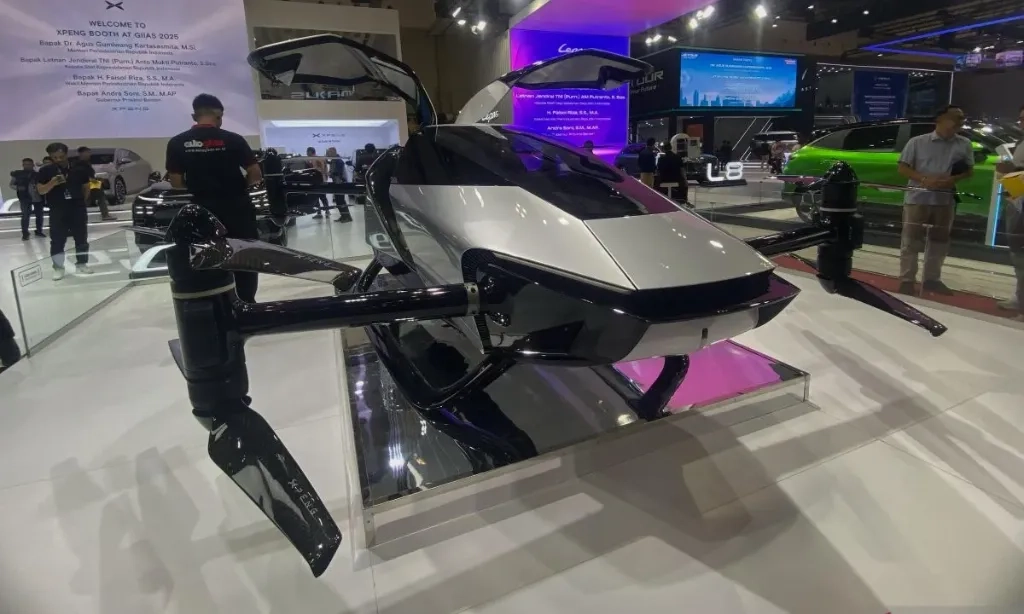 <p id="isPasted">Mobil Terbang Xpeng X2 Mencuri Perhatian Di GIIAS 2025</p>