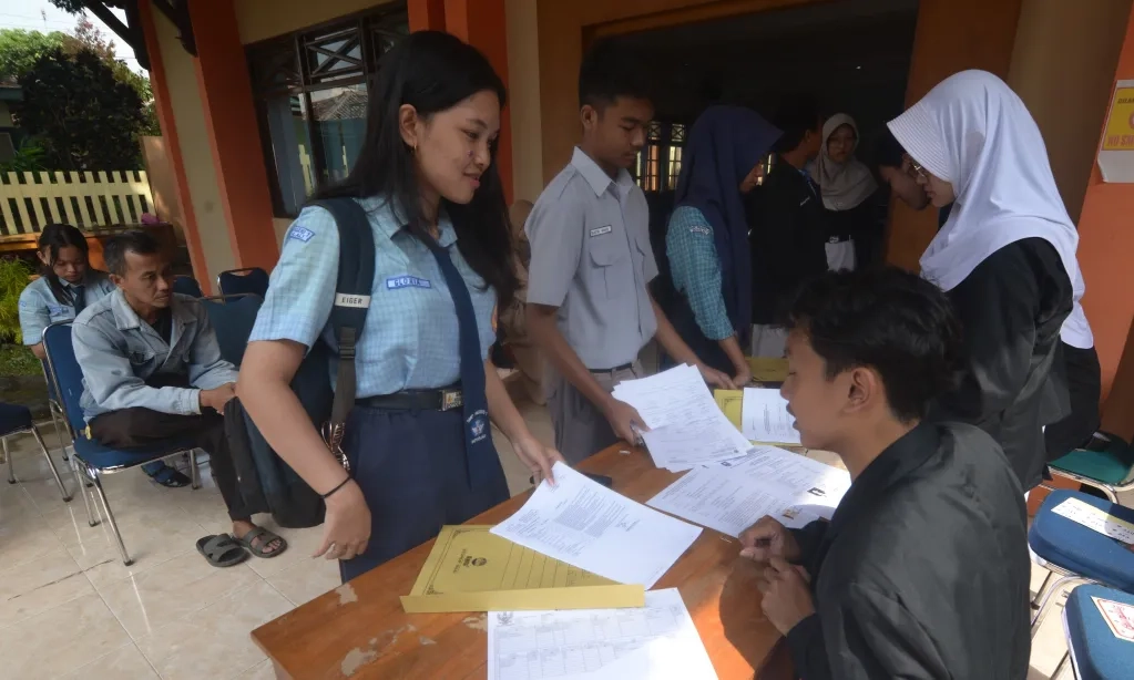 <p>Sekolah Negeri Wajib Sediakan Informasi Akurat Untuk Masyarakat</p>