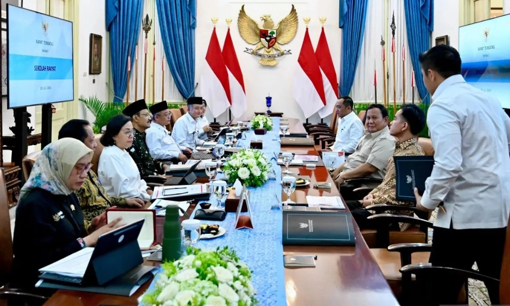 <p>Anggaran Sekolah Rakyat Terbanyak Untuk Laptop dan Seragam</p>