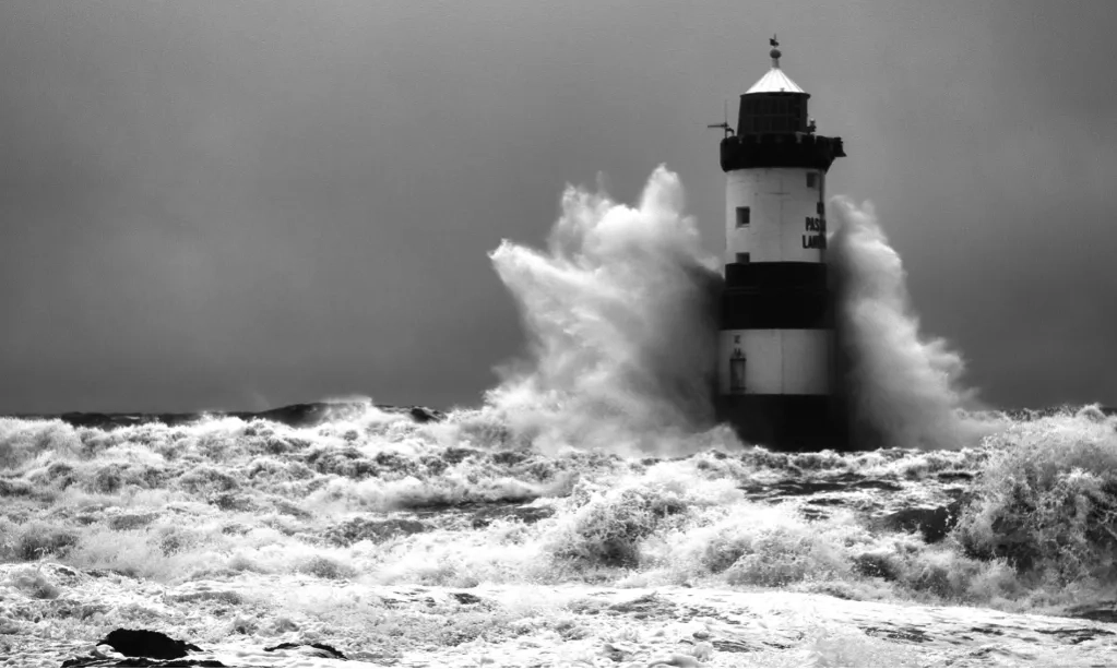 <p>Kemenko Polkam Ingatkan Siap Siaga Hadapi Tsunami</p>