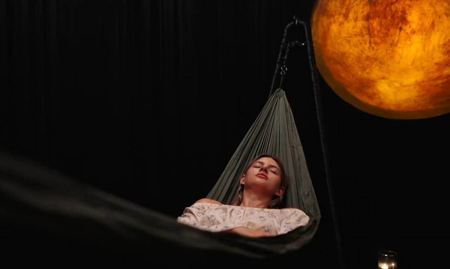 <p><em id="isPasted">Sleep Tourism</em>, Tren Baru Yang Khianati Konsep Lama Liburan</p>