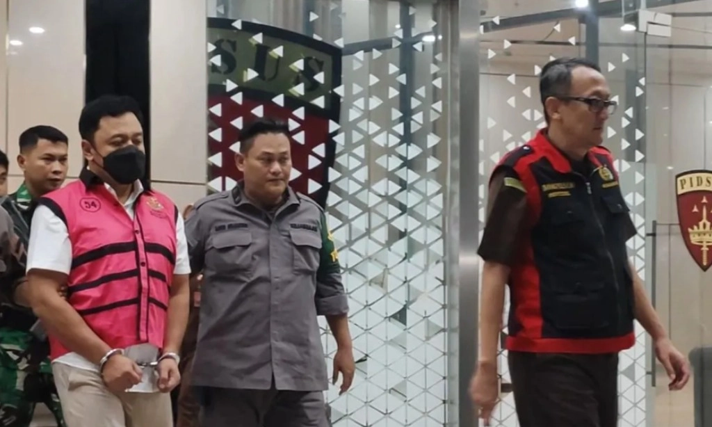 <p>Kejati Bengkulu Tahan Pejabat ESDM Korupsi Tambang</p>