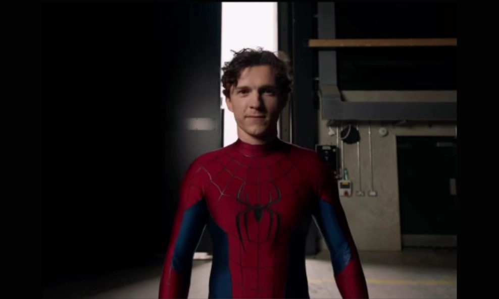 <p>Tom Holland Pamer Kostum Baru <em>Spider-Man: Brand New Day</em></p>