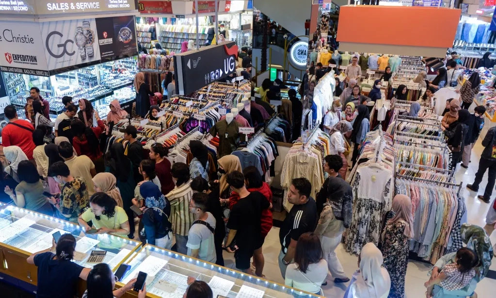 <p id="isPasted">Ramai Fenomena Rojali-Rohana, OJK: Jadi Hal Wajar</p>