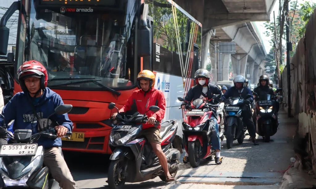 <p>Berani Kawal Hak Pejalan Kaki Di Atas Trotoar</p>