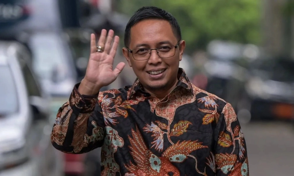 <p id="isPasted">Pertumbuhan Ekonomi 5,12% Diragukan, Kepala PCO: Pemerintah Jujur-jujuran</p>