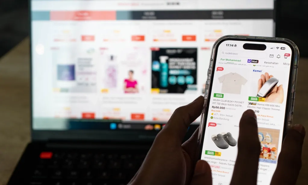 <p id="isPasted">Belanja<em>&nbsp;Online&nbsp;</em>Jadi Celah Baru Penipuan Digital</p>